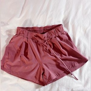 Lululemon woven waist shorts 3.5”